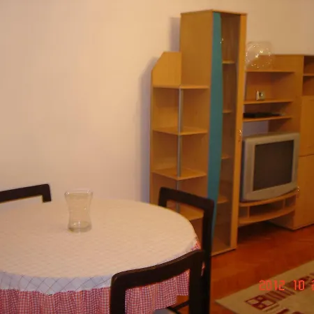 Lino אומאג