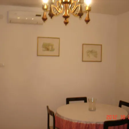 Lino אומאג