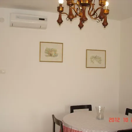 דירה Lino אומאג