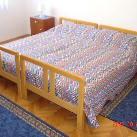 Lino דירה